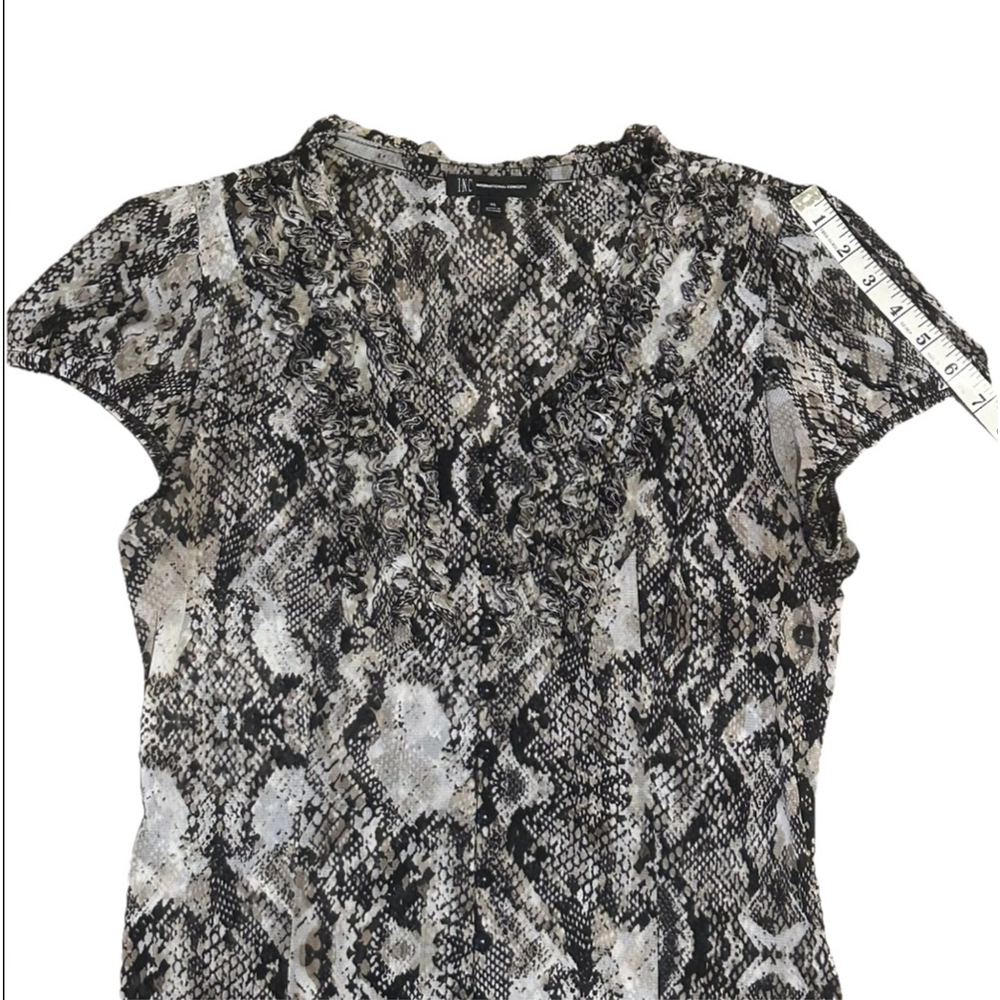 Women's INC International Concepts Top XL Gray Snake Print - Picture 4 of 7